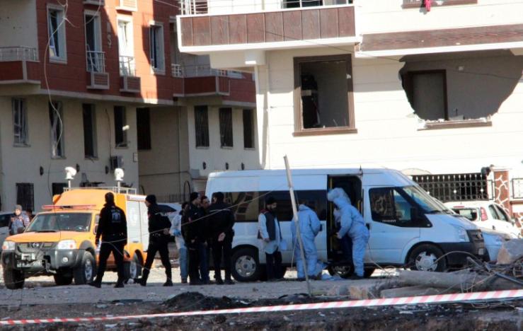 turkeydetains26peopleaftercarbombgovernorsayspkkresponsibleleftright22leftright